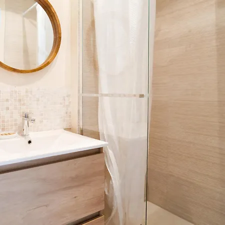 Appartement Renove Avec Gout Et Idealement Situe A Deux Pas Du Remblai Les Sables-d'Olonne Exterior photo