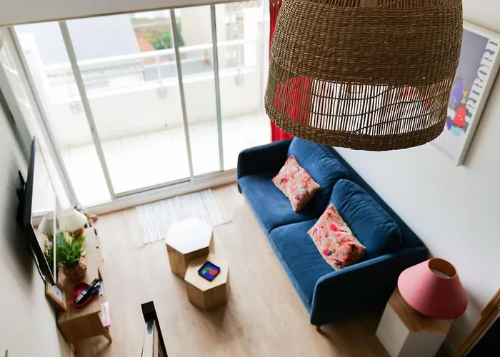 Appartement Renove Avec Gout Et Idealement Situe A Deux Pas Du Remblai